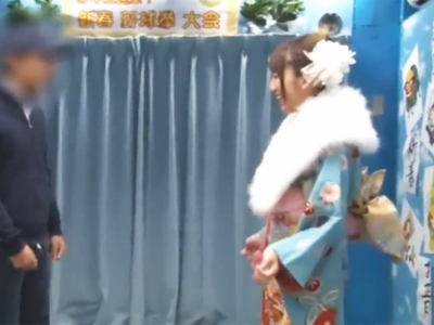 正月早々野球拳で振袖を脱がされてパコっちゃう素人に見えんお姉さん