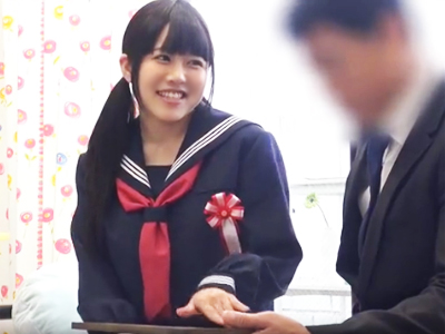 「ええ！中！？ヤバ‥」卒業式直後のJK様娘にお父さんが発情してお祝い膣内射精ｗｗ