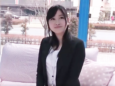 「え‥私が‥？」社会人1年目のピッチピチ童顔OLが神対応筆おろししてくれる