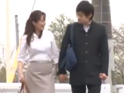 男子生徒と交際している主婦女教師！2人がよく性交しているポイントにカメラを仕掛けた結果ｗ